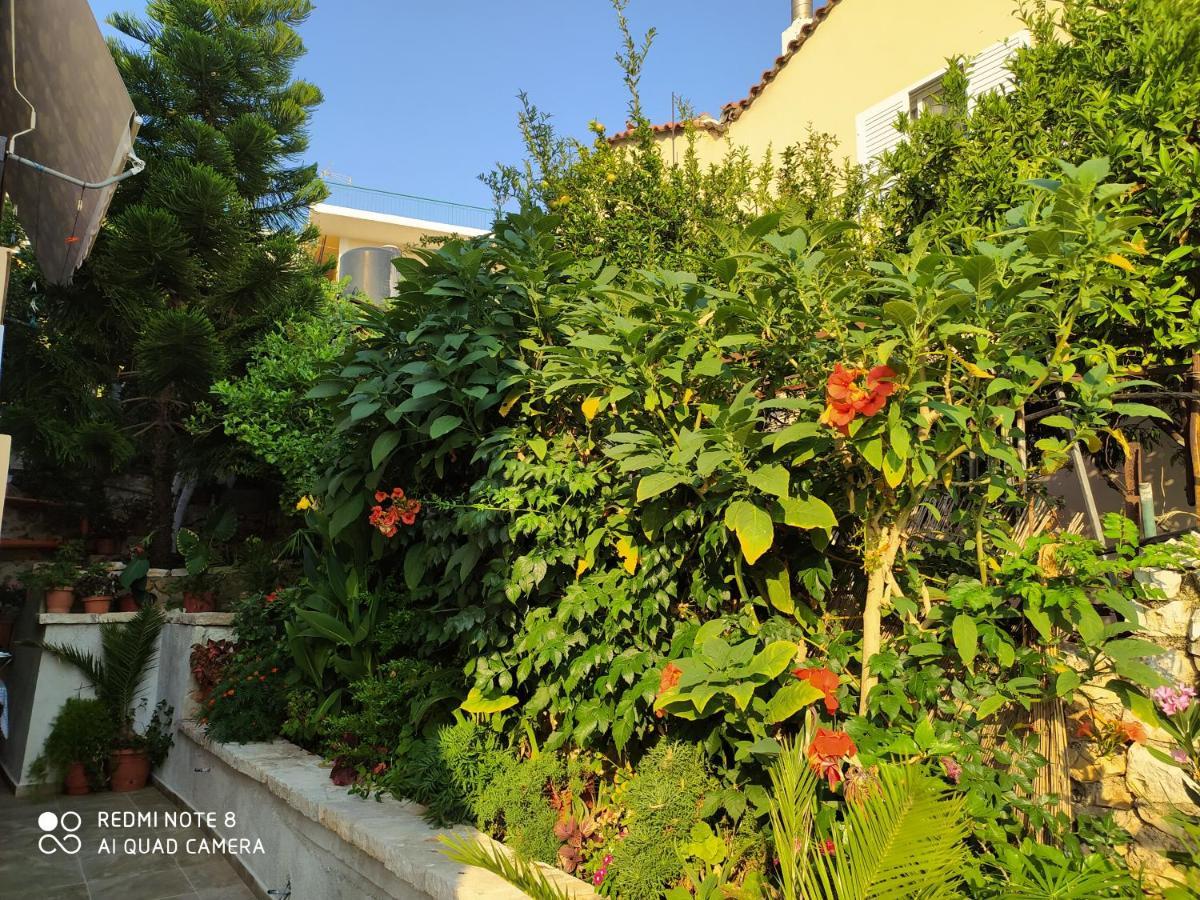 Brb Rooms Himare Exterior photo