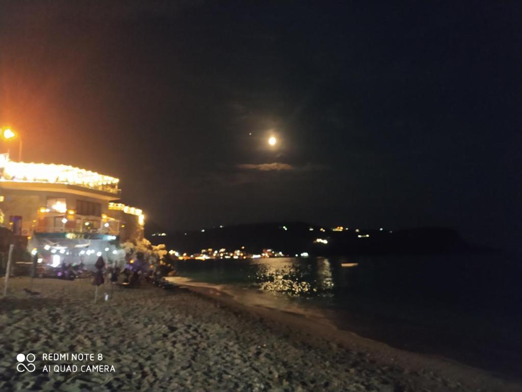 Brb Rooms Himare Exterior photo