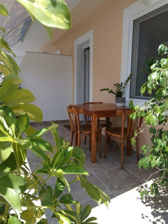 Brb Rooms Himare Exterior photo