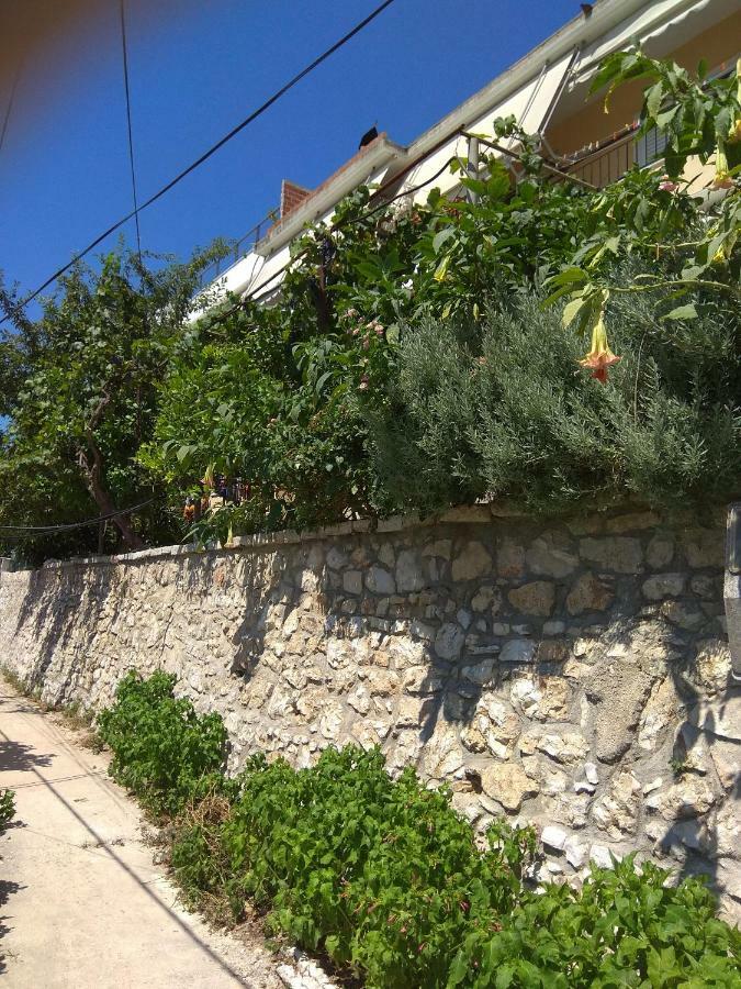 Brb Rooms Himare Exterior photo